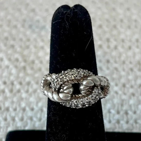 Elegant Silver Infinity Knot Ring - Picture 1 of 3